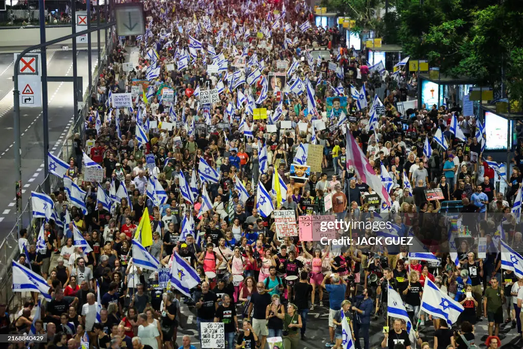 En este momento estás viendo Protestas en Israel tras el anuncio de los planes para tomar toda la Franja de Gaza.