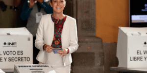 Hubo más participación en elección judicial que en la consulta sobre los expresidentes, opinó la presidenta.