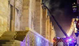Incendio en la Mezquita-Catedral de Córdoba, España.
