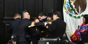 Broncón entre senadores para terminar la sesión de la Comisión Permanente
