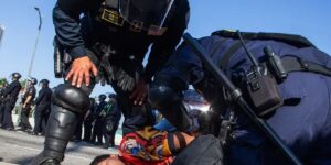 Estados Unidos presume 300 mil indocumentados arrestados desde enero.