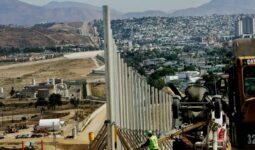 México hace lo que nosotros le decimos, dijo Donald Trump.