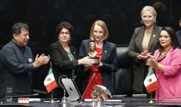 El premio ‘Rosario Castellanos es para Silvia Molina