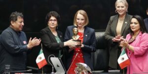 El premio ‘Rosario Castellanos es para Silvia Molina