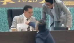 Diputados locales, llegan a los empujones y hacen el ridículo al intentar elegir la nueva mesa directiva