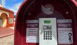 Hoy las cabinas de teléfonos públicos son celulares