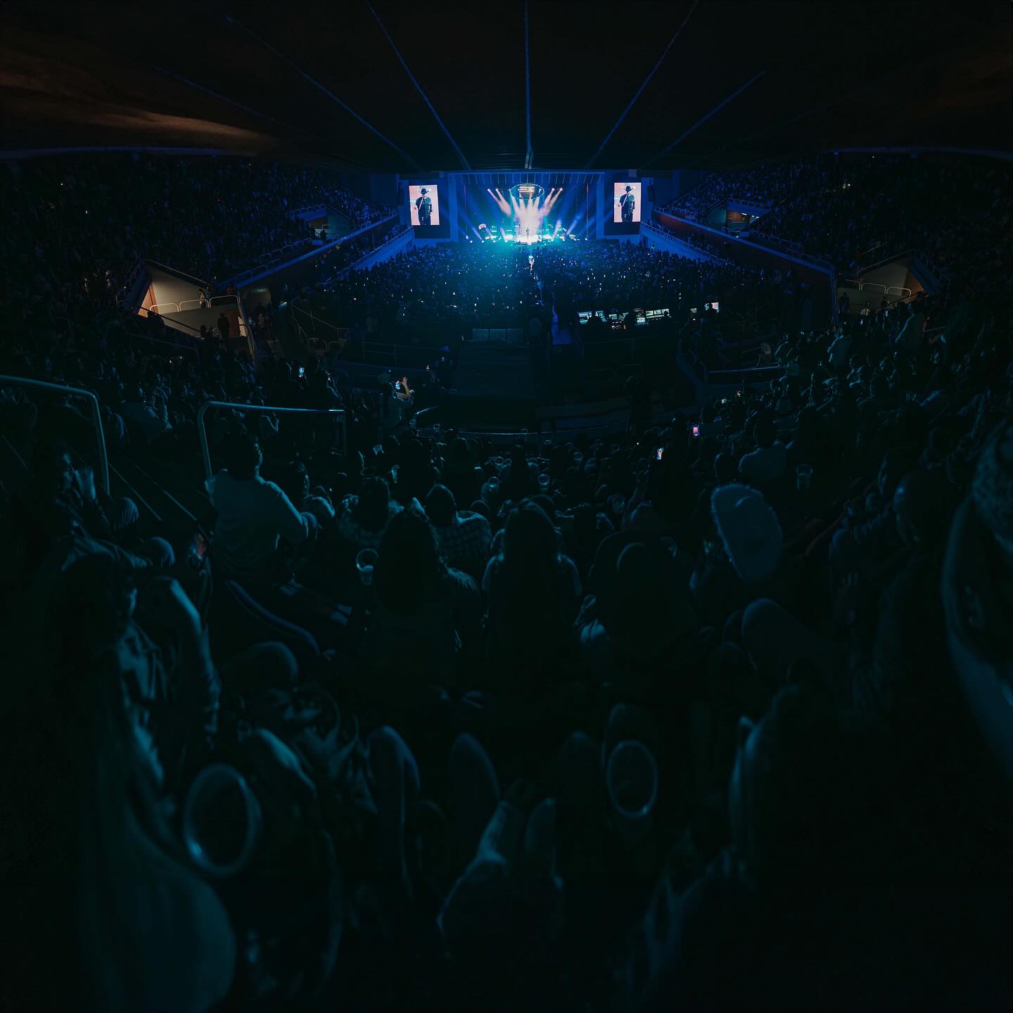 En este momento estás viendo Sanción para Edén Muñoz por cantar ‘narcocorrido’ podría ascender hasta los 1.4 mdp