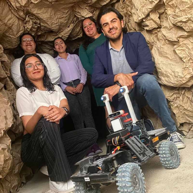 En este momento estás viendo Alumnas del Poli crean robot explorador para minería