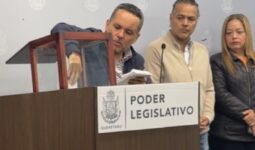 Aplaza Congreso elección de mesa directiva por 14 días