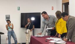 4T se va por la libre y arma su propia elección de mesa directiva sin los otros partidos políticos