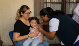 Comienza Querétaro aplicación de 640 mil dosis de vacuna contra la influenza