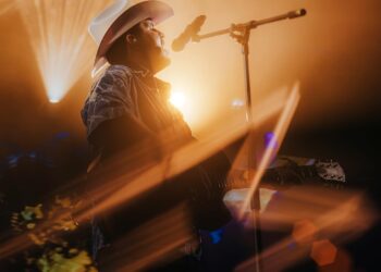 Edén Muñoz pagó multa, ofreció disculpas públicas y donó tabletas; tendrá luz verde para presentarse en la Feria