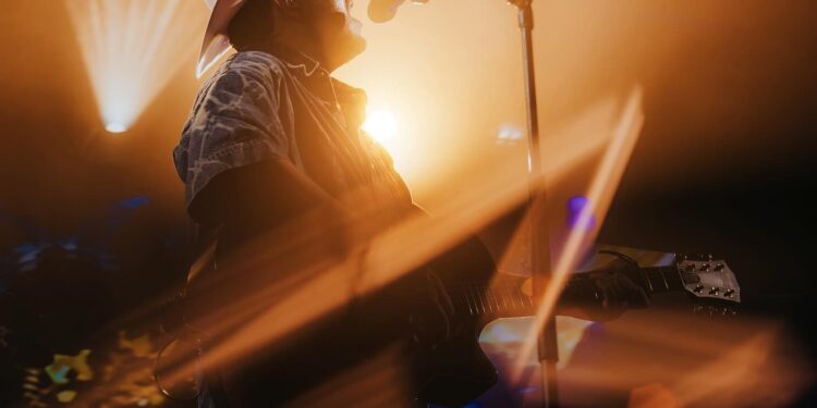 Edén Muñoz pagó multa, ofreció disculpas públicas y donó tabletas; tendrá luz verde para presentarse en la Feria