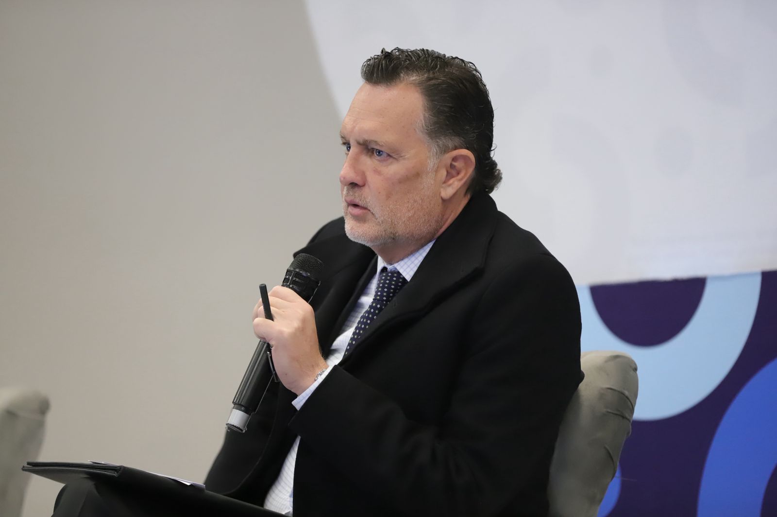 En este momento estás viendo “Van muchos planes de seguridad en Michoacán y Guanajuato, y en Querétaro la policía no se dobla”: gobernador