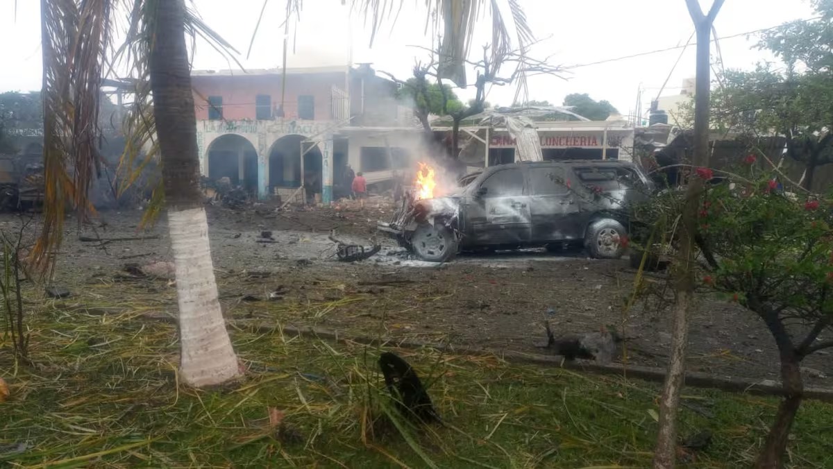 En este momento estás viendo Explota carro bomba en Coahuayana, Michoacán; hay cinco muertos