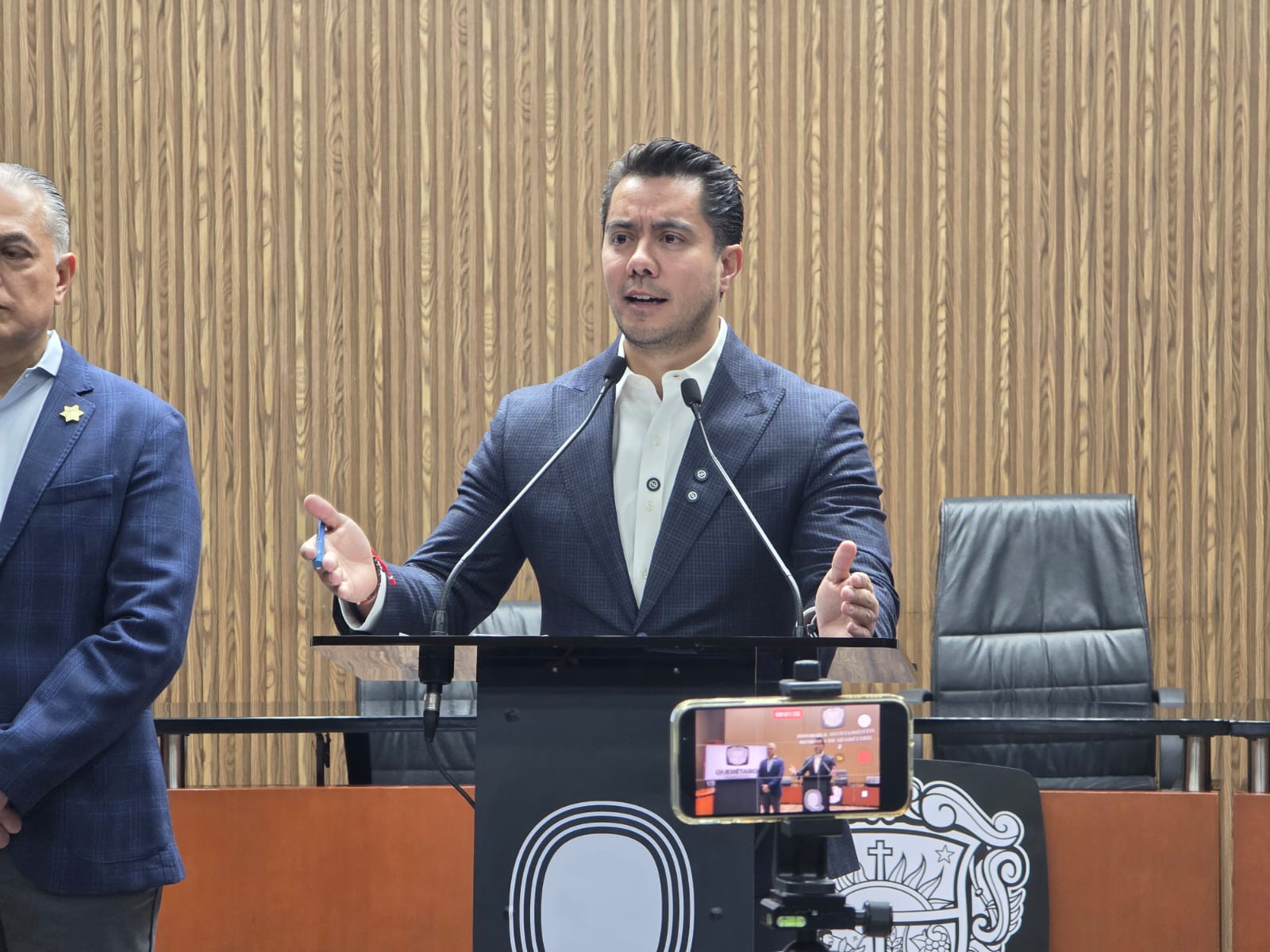 En este momento estás viendo Quiere Felifer corresponder con resultados a quienes lo candidatean para el 2027