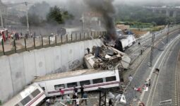 40 fallecidos en el choque de trenes en España