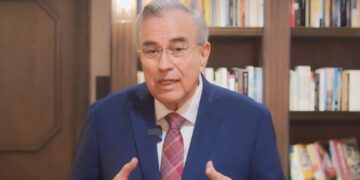 Congelan cuentas de Rocha Moya y se entregan funcionarios