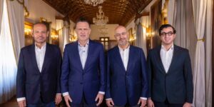 Gobernador anuncia salida de Rogelio Vega, lo reemplaza Mauricio Herbert