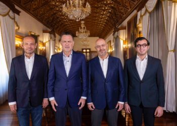 Gobernador anuncia salida de Rogelio Vega, lo reemplaza Mauricio Herbert