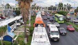 Transportistas realizan paro en Querétaro; se prevé un carrusel de vehículos a las 11 de la mañana