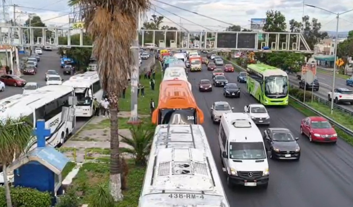 En este momento estás viendo Transportistas realizan paro en Querétaro; se prevé un carrusel de vehículos a las 11 de la mañana