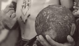 Del caucho para elaborar la pelota maciza del juego mesoamericano al Trionda del Mundial 2026