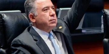 El senador morenista Enrique Insunza no pedirá licencia