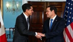 El secretario Roberto Velazco estuvo en Washington