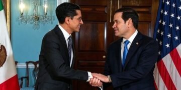 El secretario Roberto Velazco estuvo en Washington