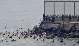 Grupos de WhatsApp promovieron la entrada a Ceuta