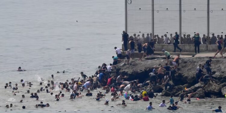 Grupos de WhatsApp promovieron la entrada a Ceuta
