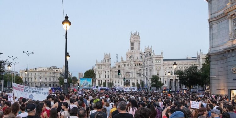 En Europa protestan miles de inconformes
