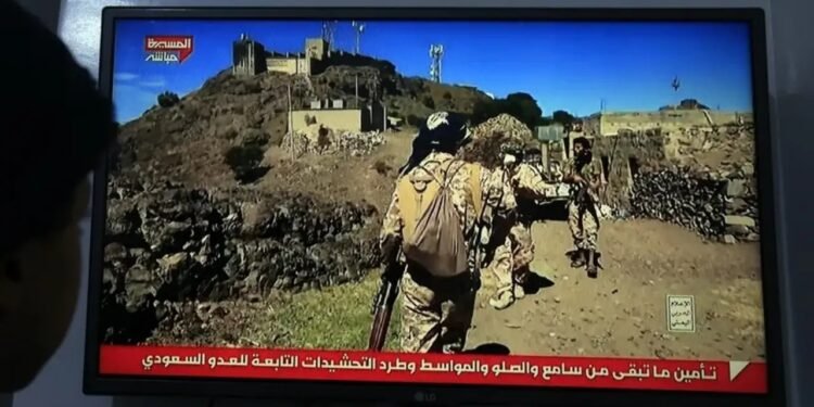 Misiles hutíes contra la sede del gobierno en Yemen