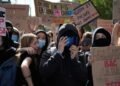 Francia envuelta en violencia estudiantil