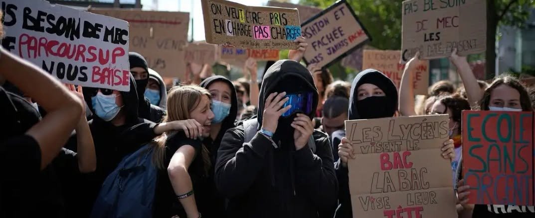 En este momento estás viendo Francia envuelta en violencia estudiantil