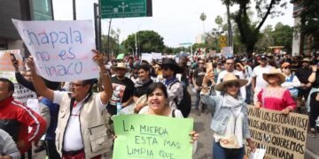 Nueva megamarcha contra el agua sucia en Guadalajara